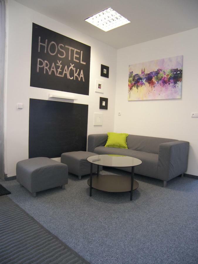 פראג Hostel Prazacka מראה חיצוני תמונה