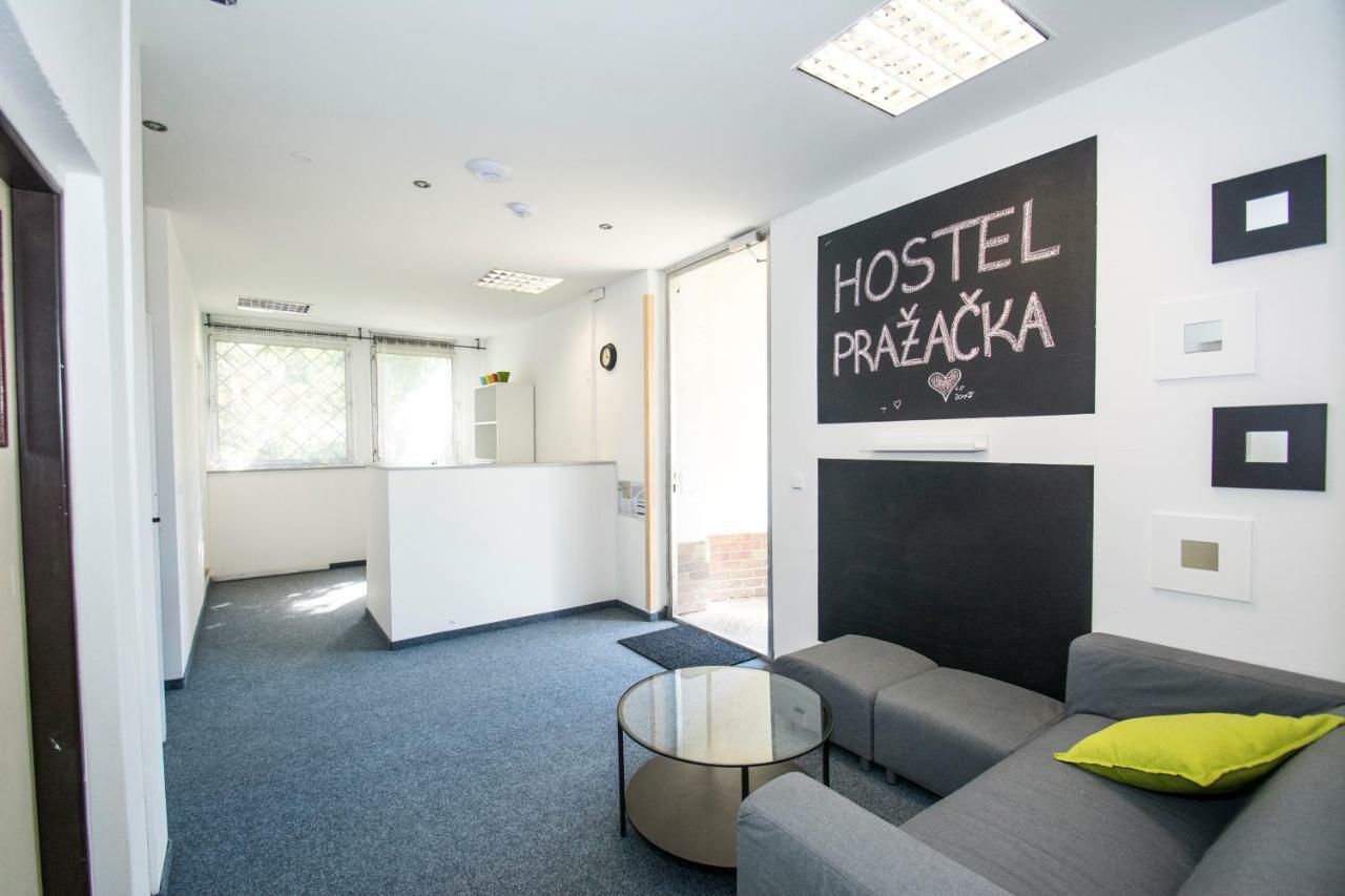 פראג Hostel Prazacka מראה חיצוני תמונה