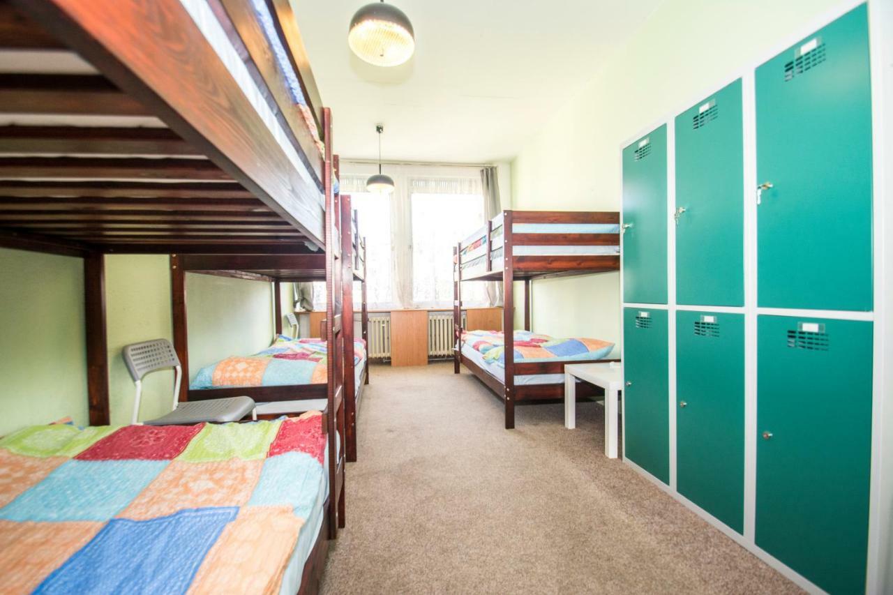 פראג Hostel Prazacka מראה חיצוני תמונה